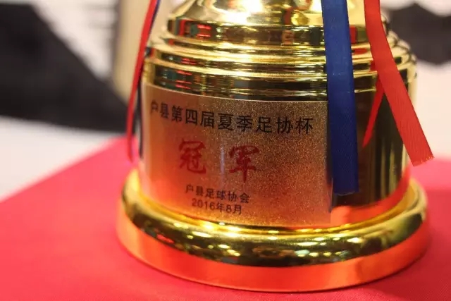 杰克逊：邓利维放风是要让库里考虑申请交易