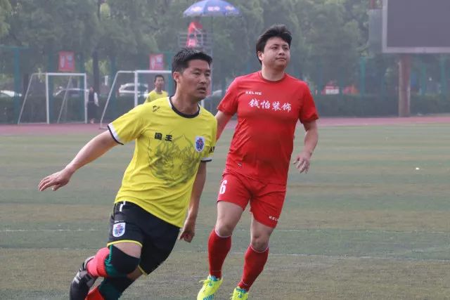 15年前的今天：曼联主场8-2血洗阿森纳，鲁尼上演帽子戏法